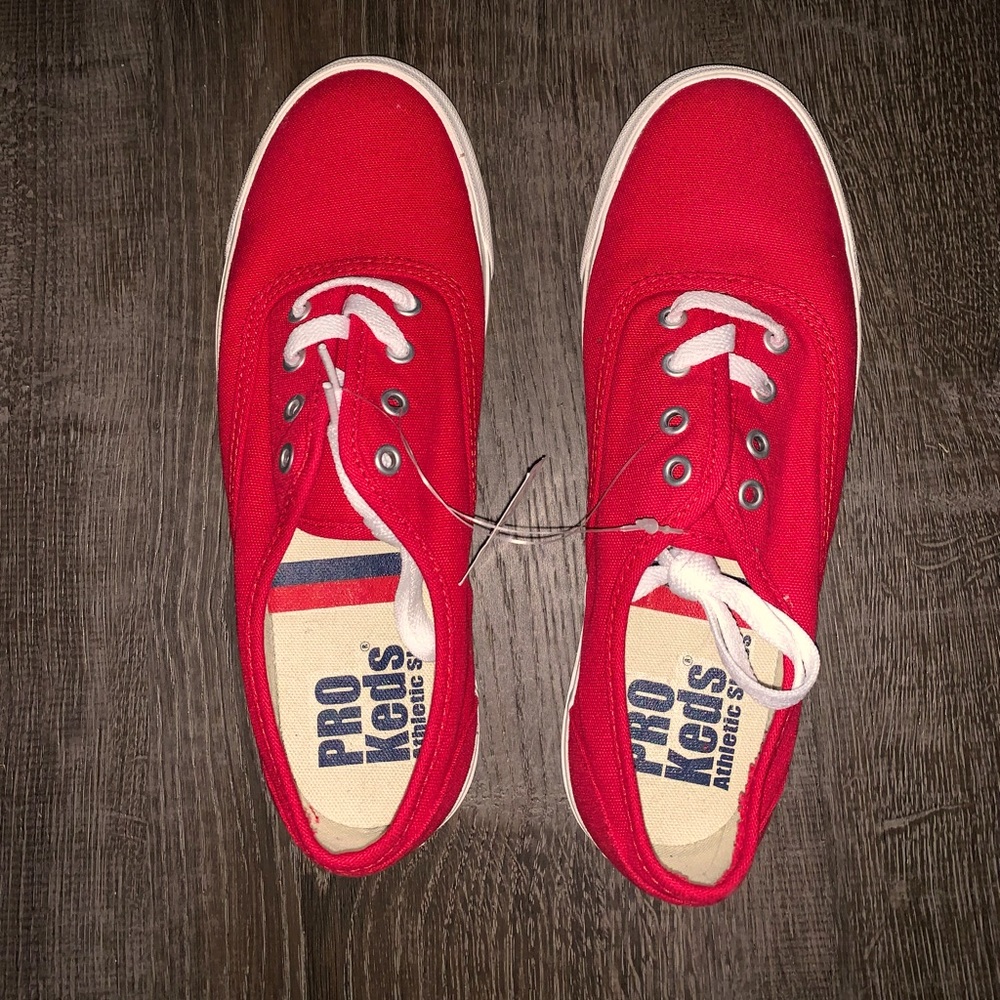 Pro Keds Red Tennis Shoes. Women's Size 7.5 Low Top Lace Up.